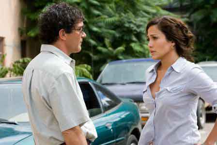 Antonio Banderas + Jennifer Lopez in BORDERTOWN